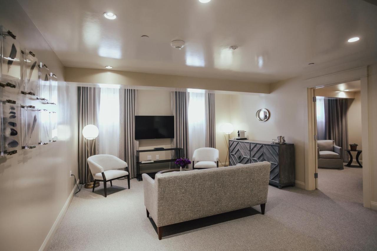 Accessible King Suite Sitting Room