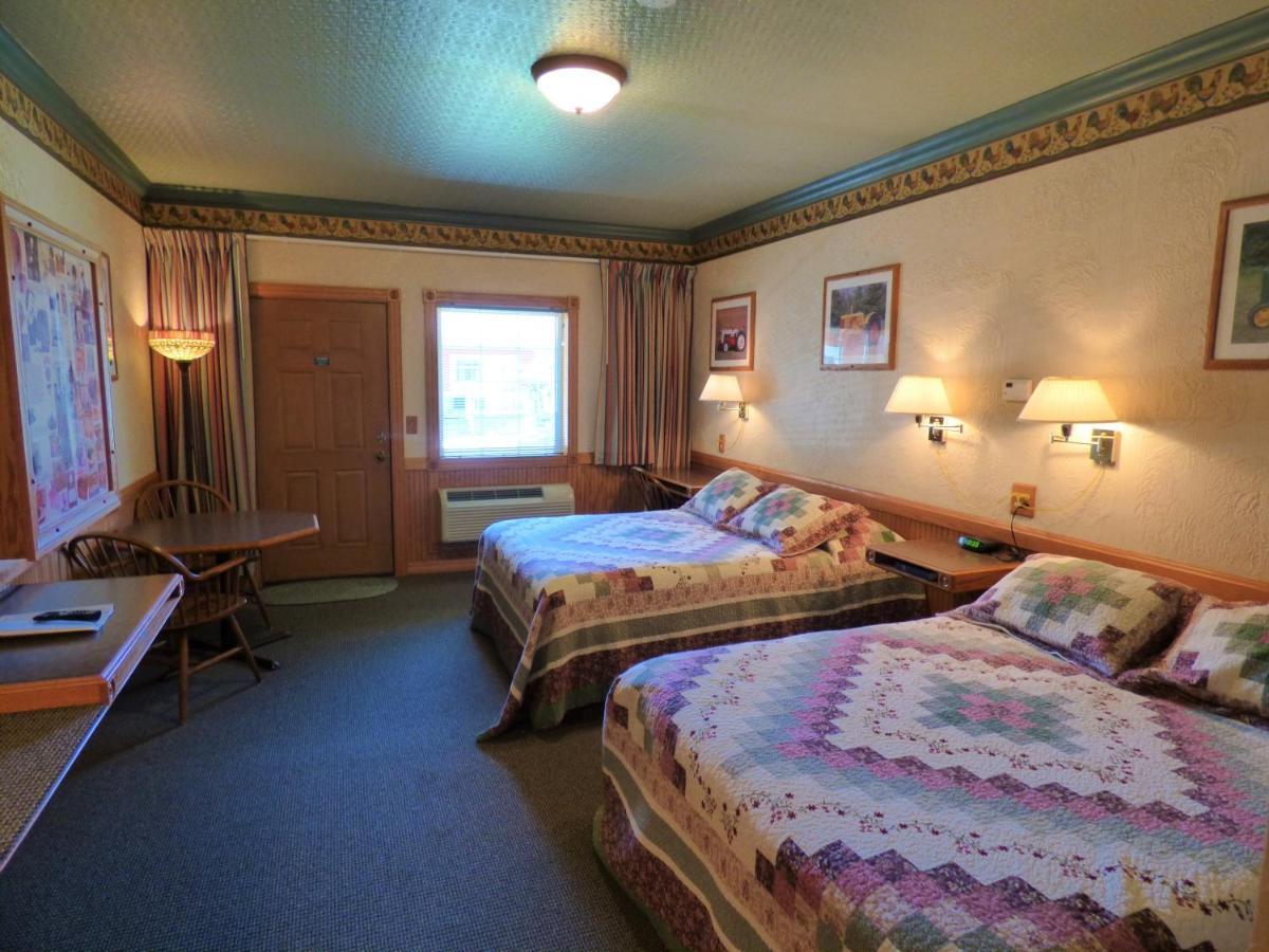 Standard Queen Room