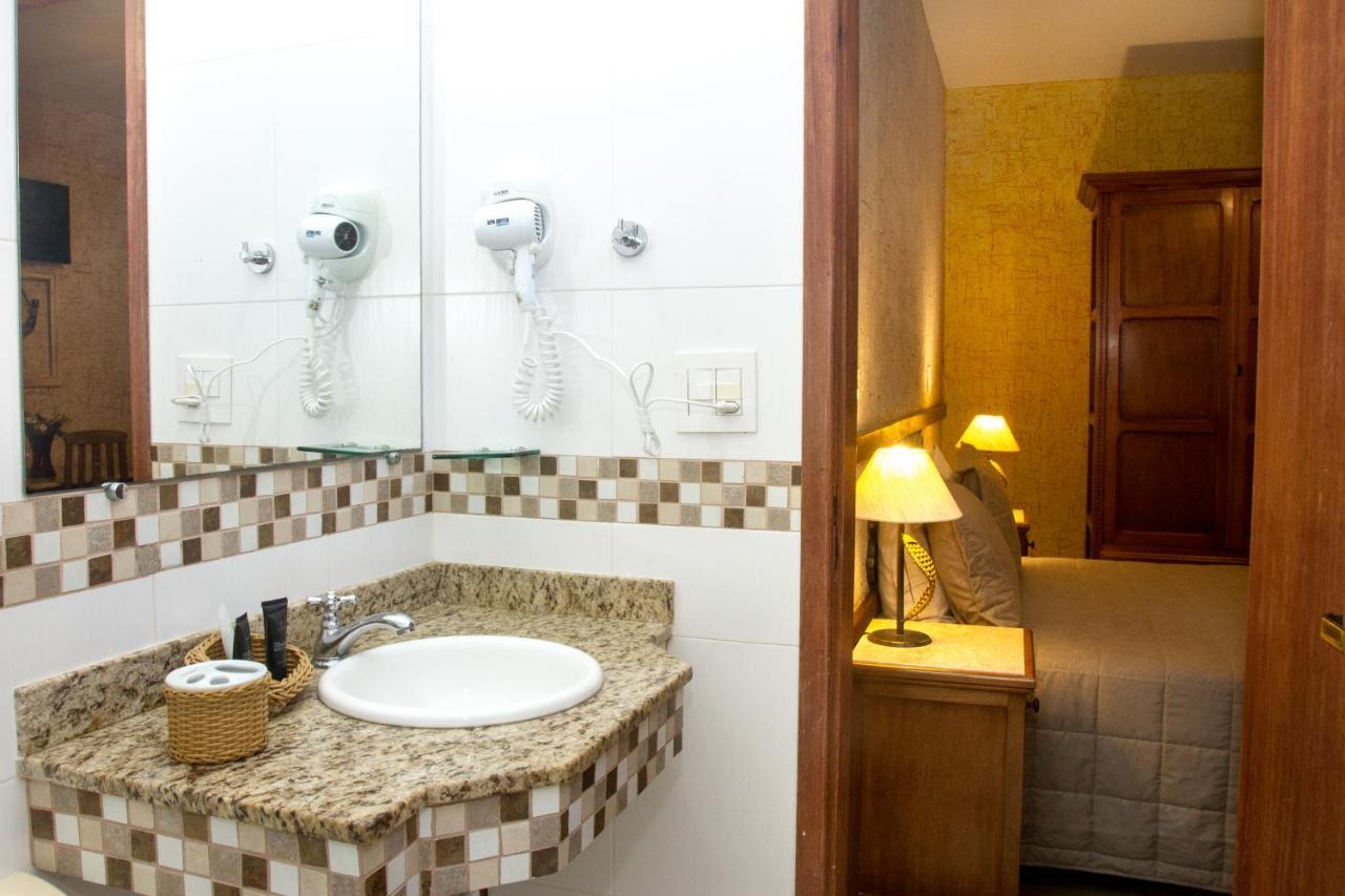 Quarto Standard com Cama de Casal ou 2 de Solteiro