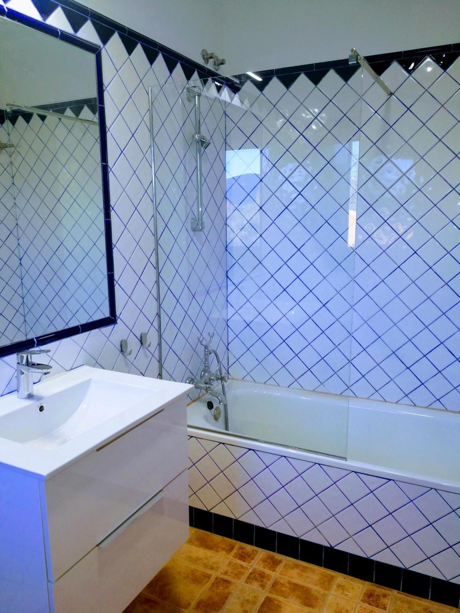 Twin Room Private Bathroom