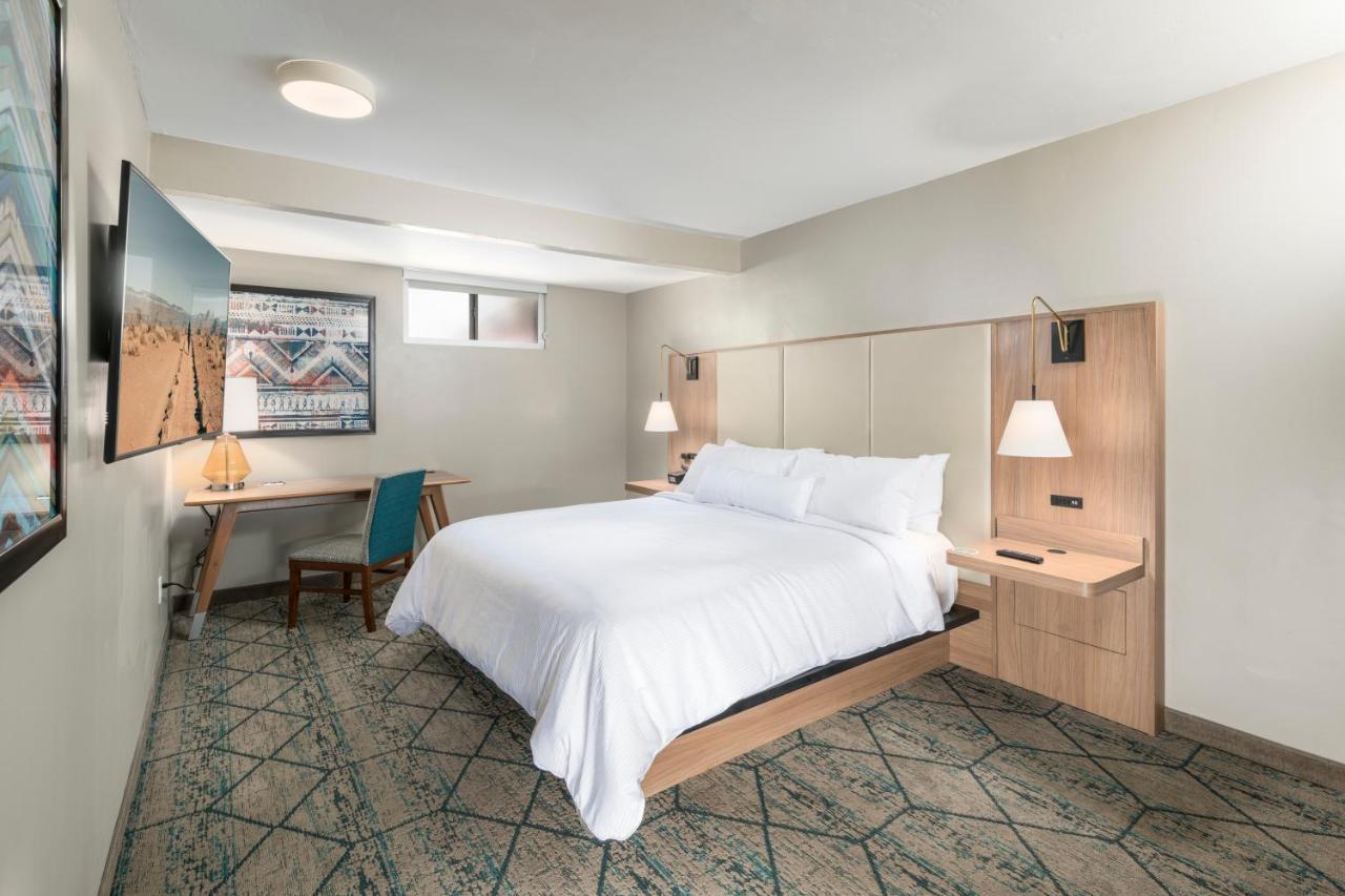 King Handicap Accessible Mountain View