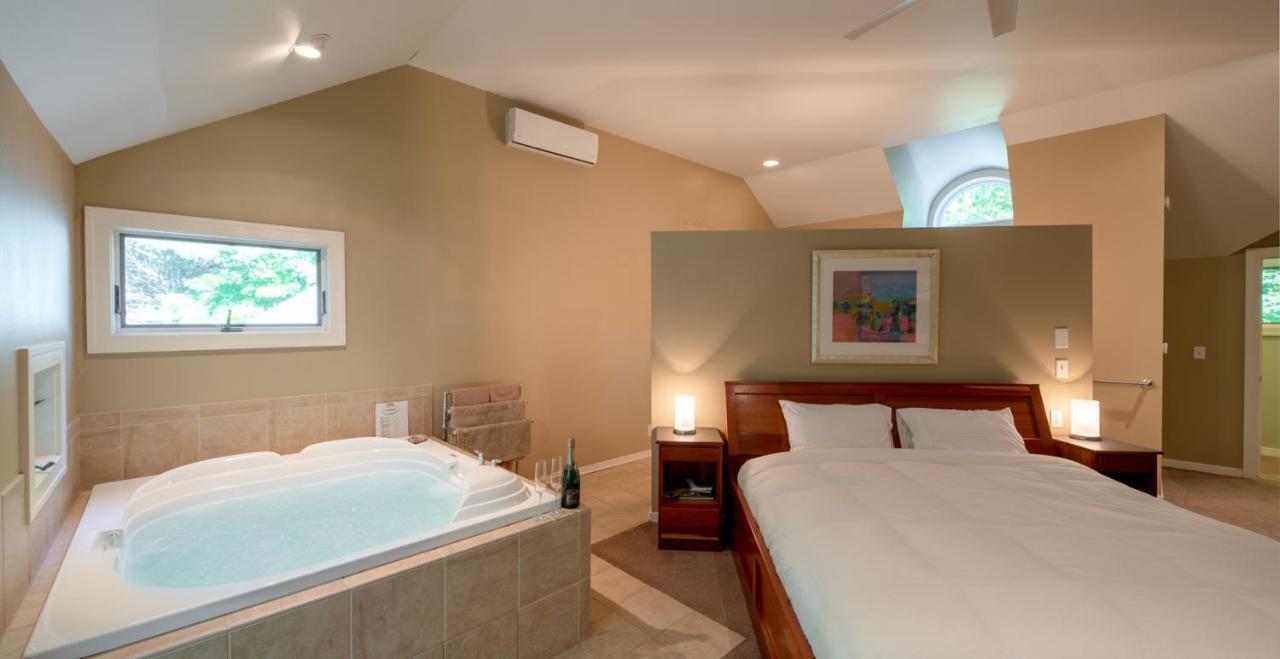 King Suite Spa Bath Birthday Suite