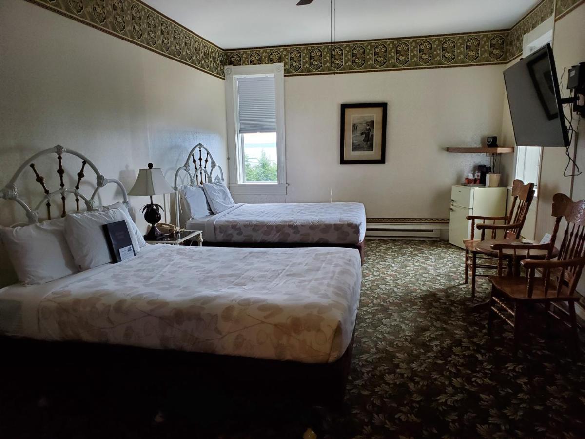 Superior Queen Room Two Queen Beds