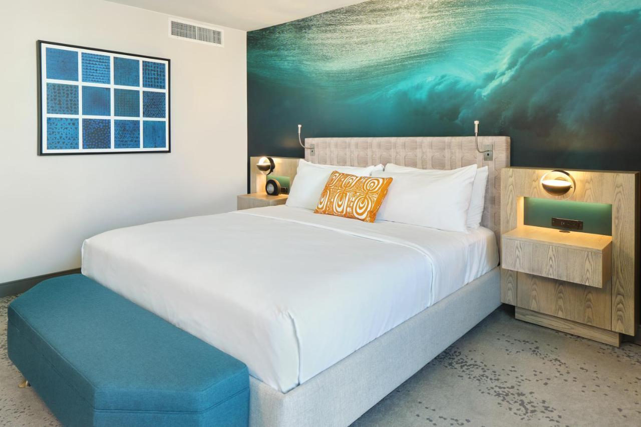 Partial Ocean View 1 King Bed,1318364632:JPEG