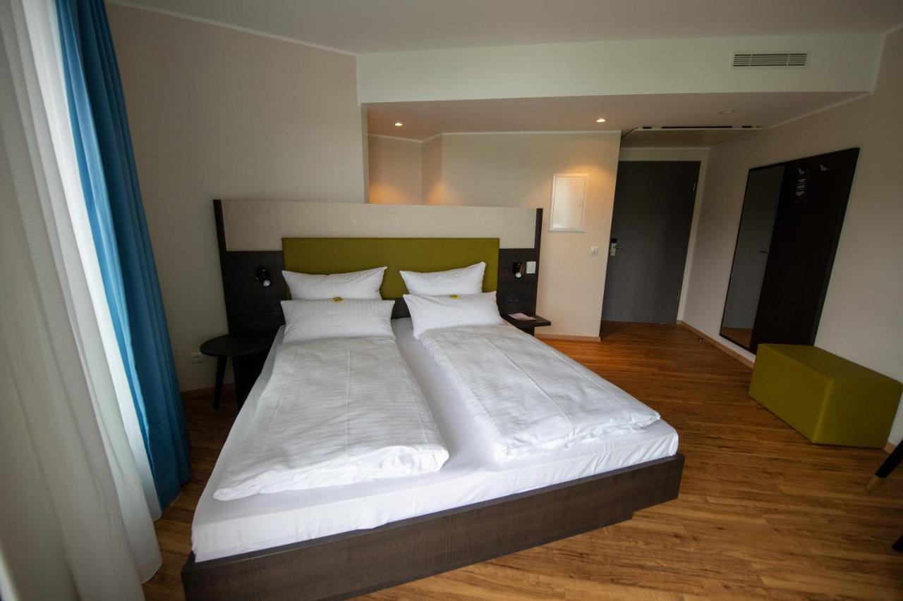 Doppelzimmer mit Balkon