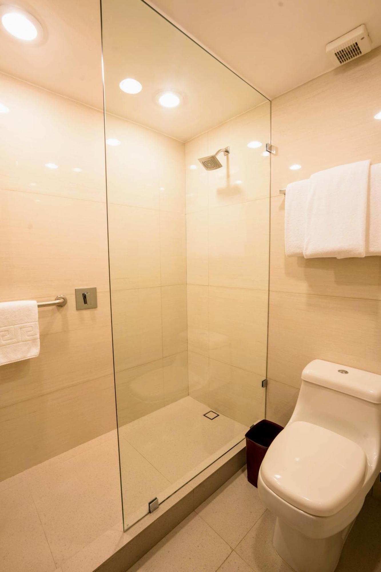 Superior Accessible Room with Garden View and Two Double Beds, Non-Smoking
