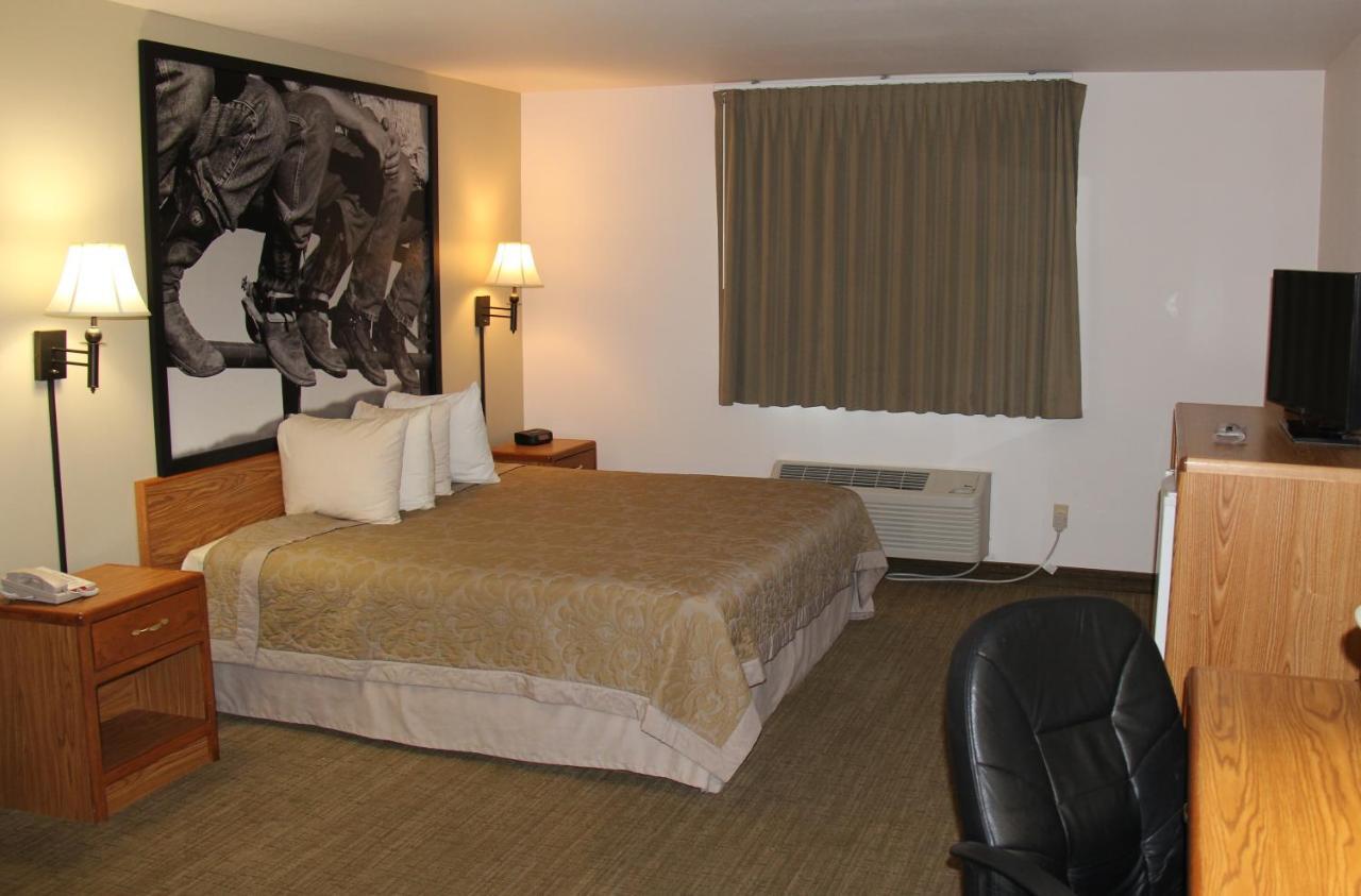 Standard Queen Room Two Queen Beds