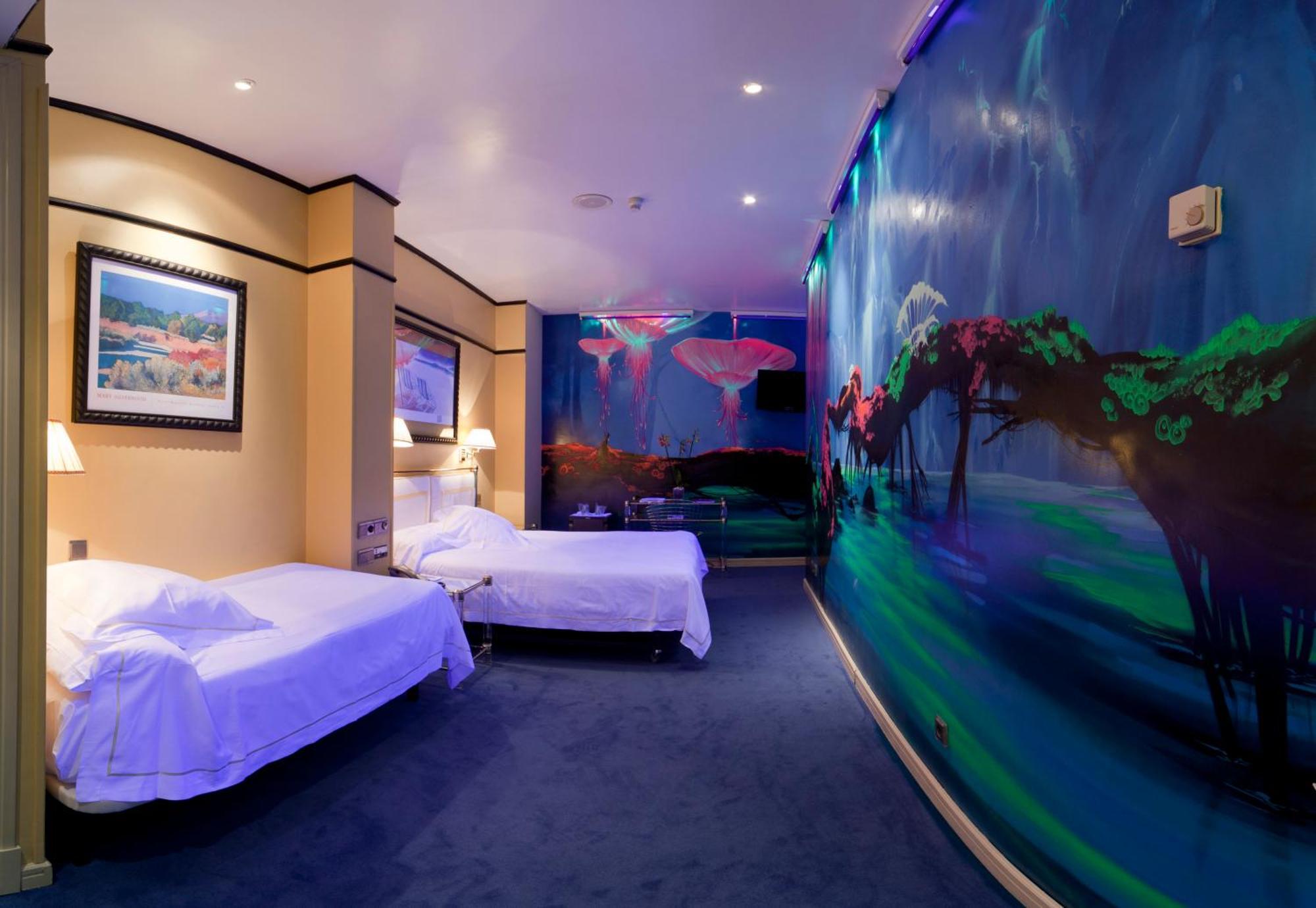 Double or Twin Room with Extra Bed,1472045062:JPEG