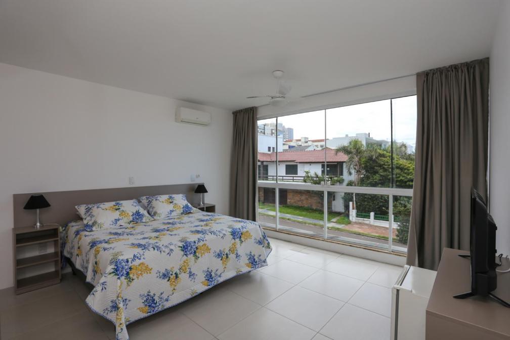 Triple Room side sea