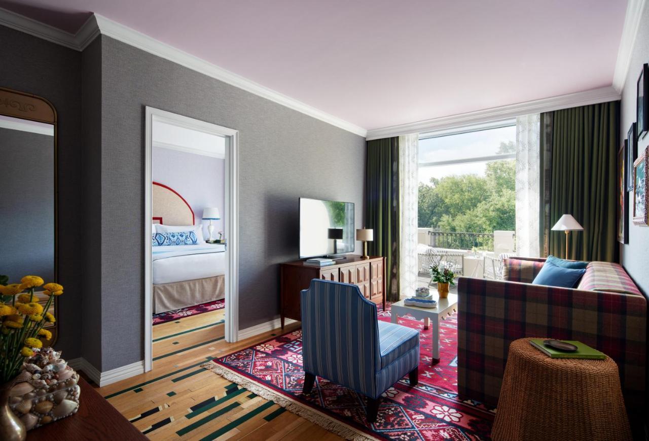 Graduate King Suite