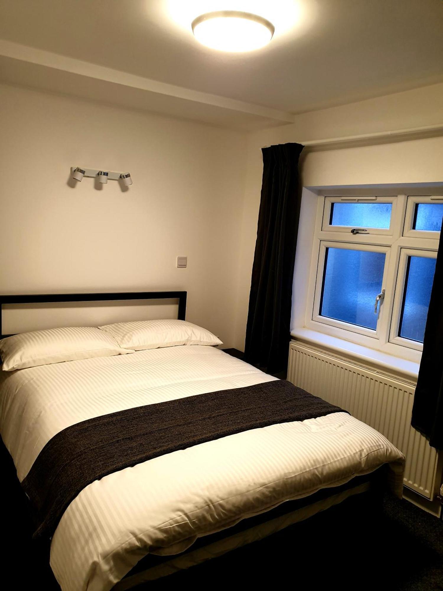 Double Room Private Bathroom