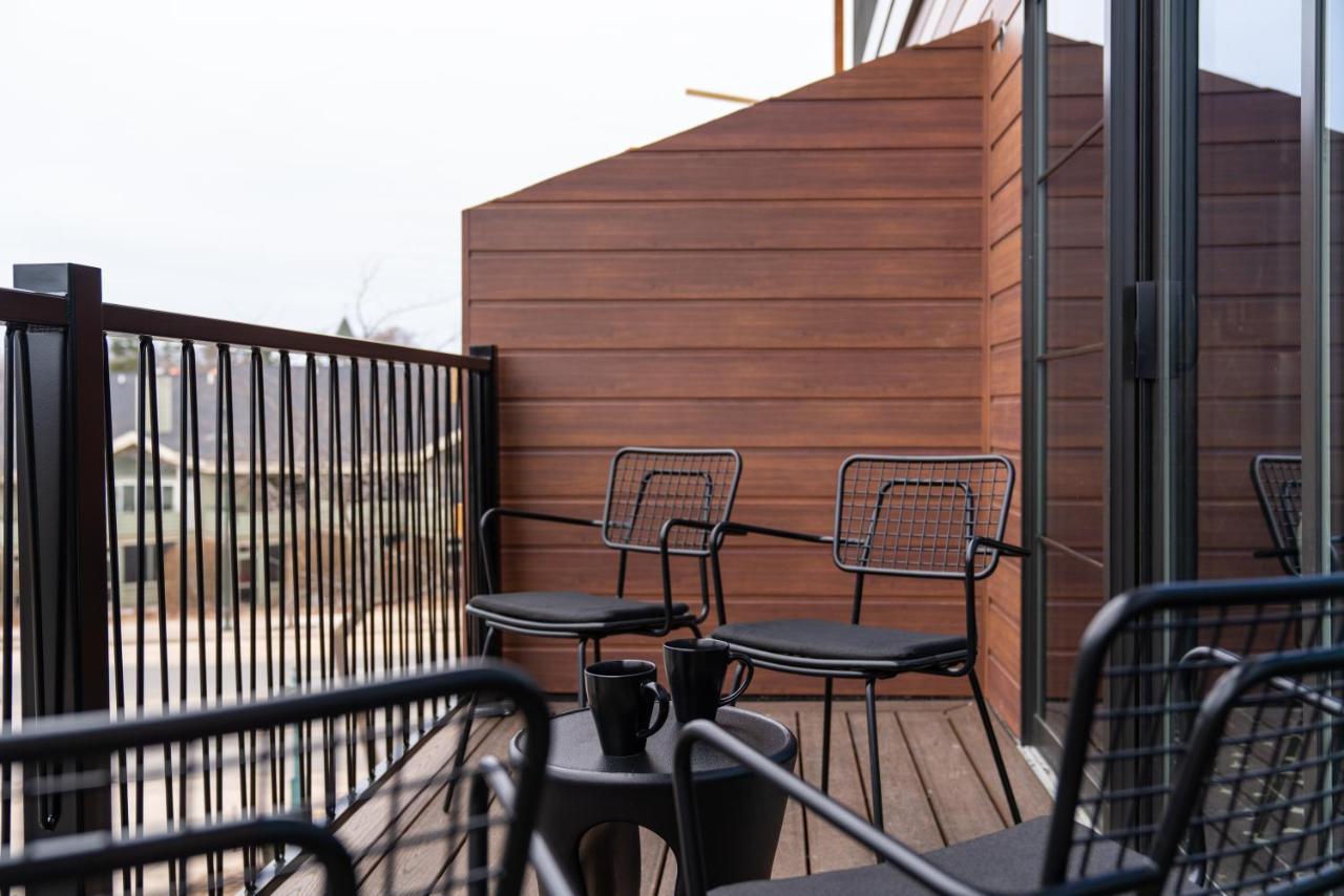 Studio Balcony