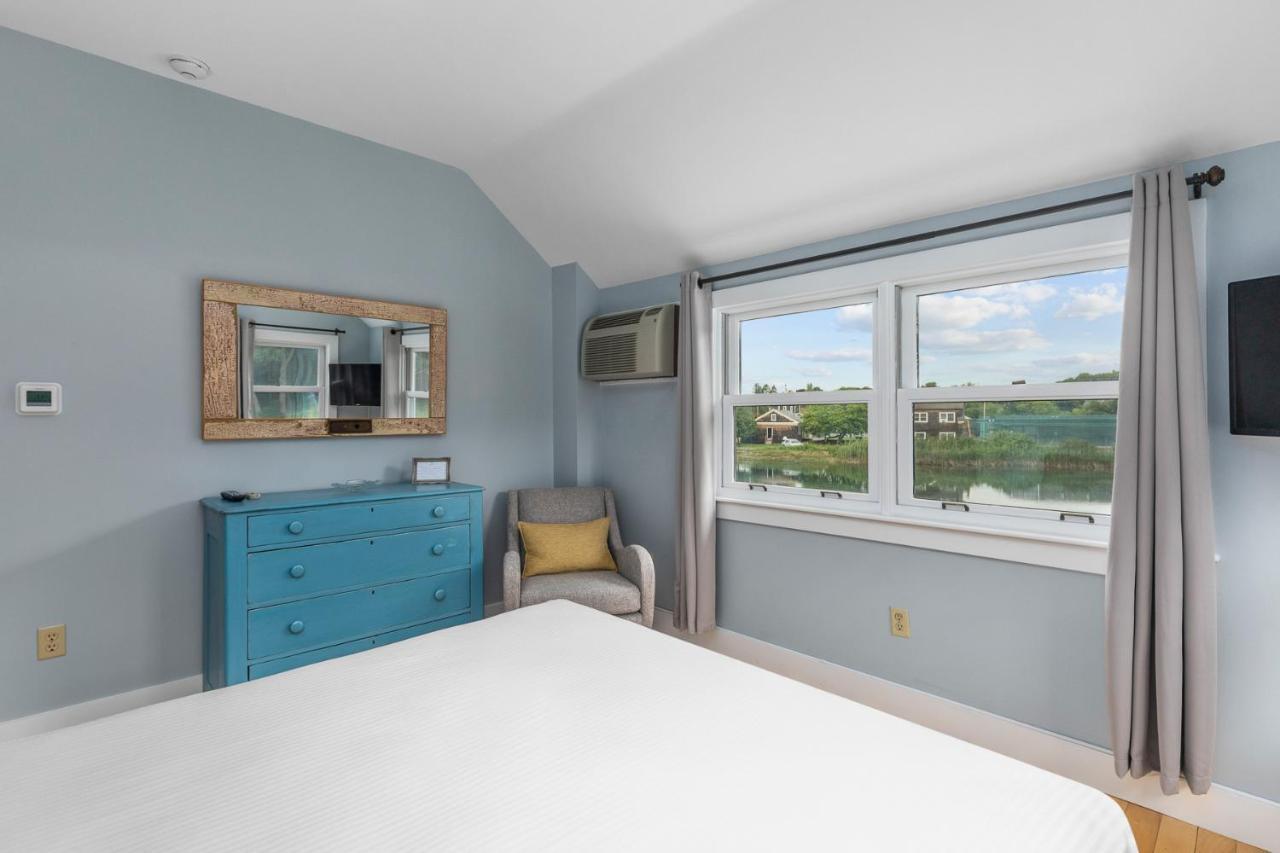 Deluxe Double Room Side Lake View