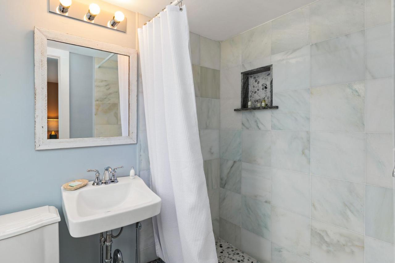 Queen Room Lake View