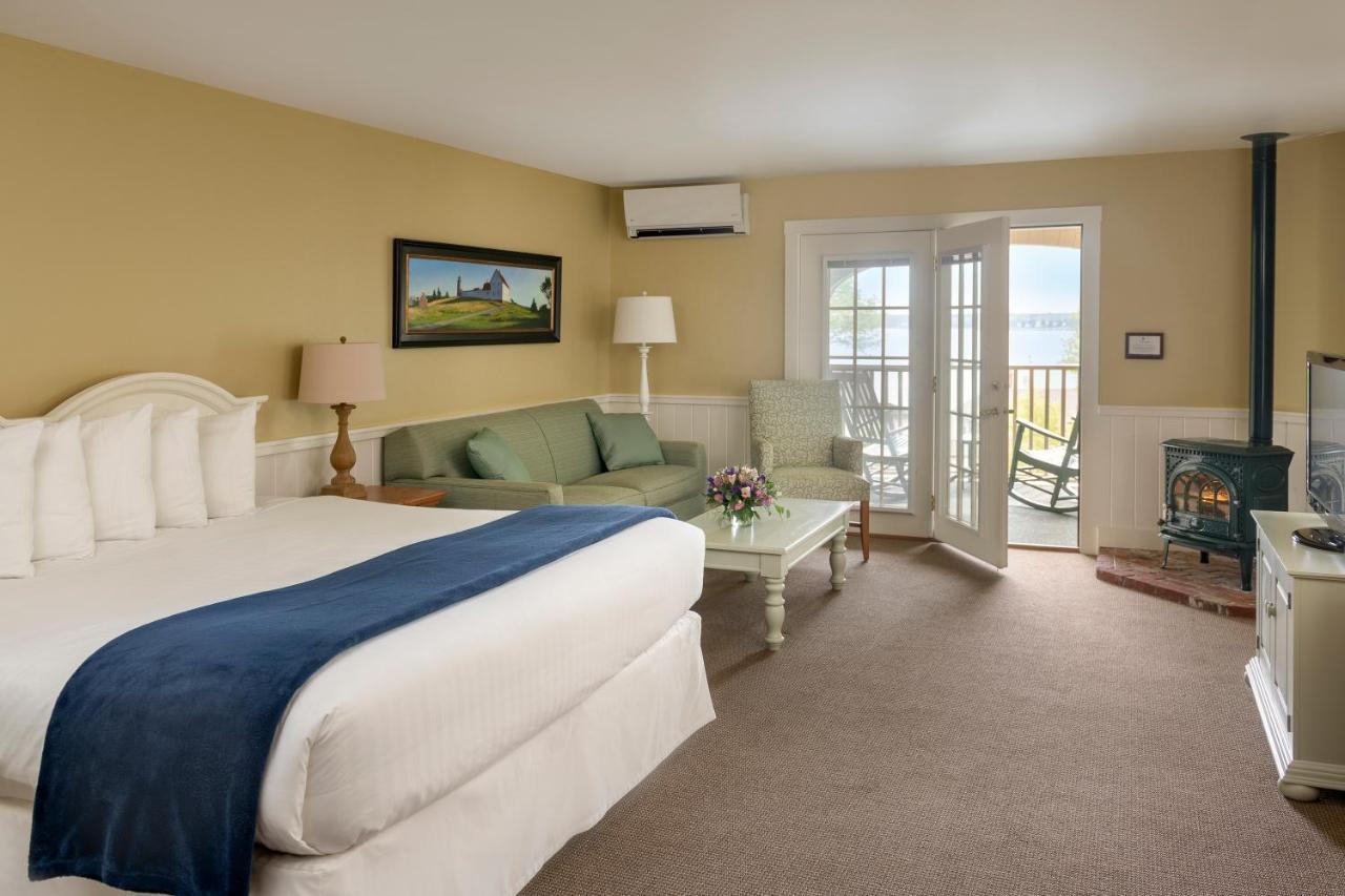 Partial Ocean View King Bed