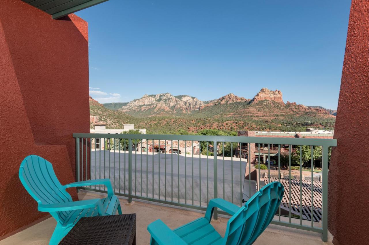 Double Queen Balcony Mountain View