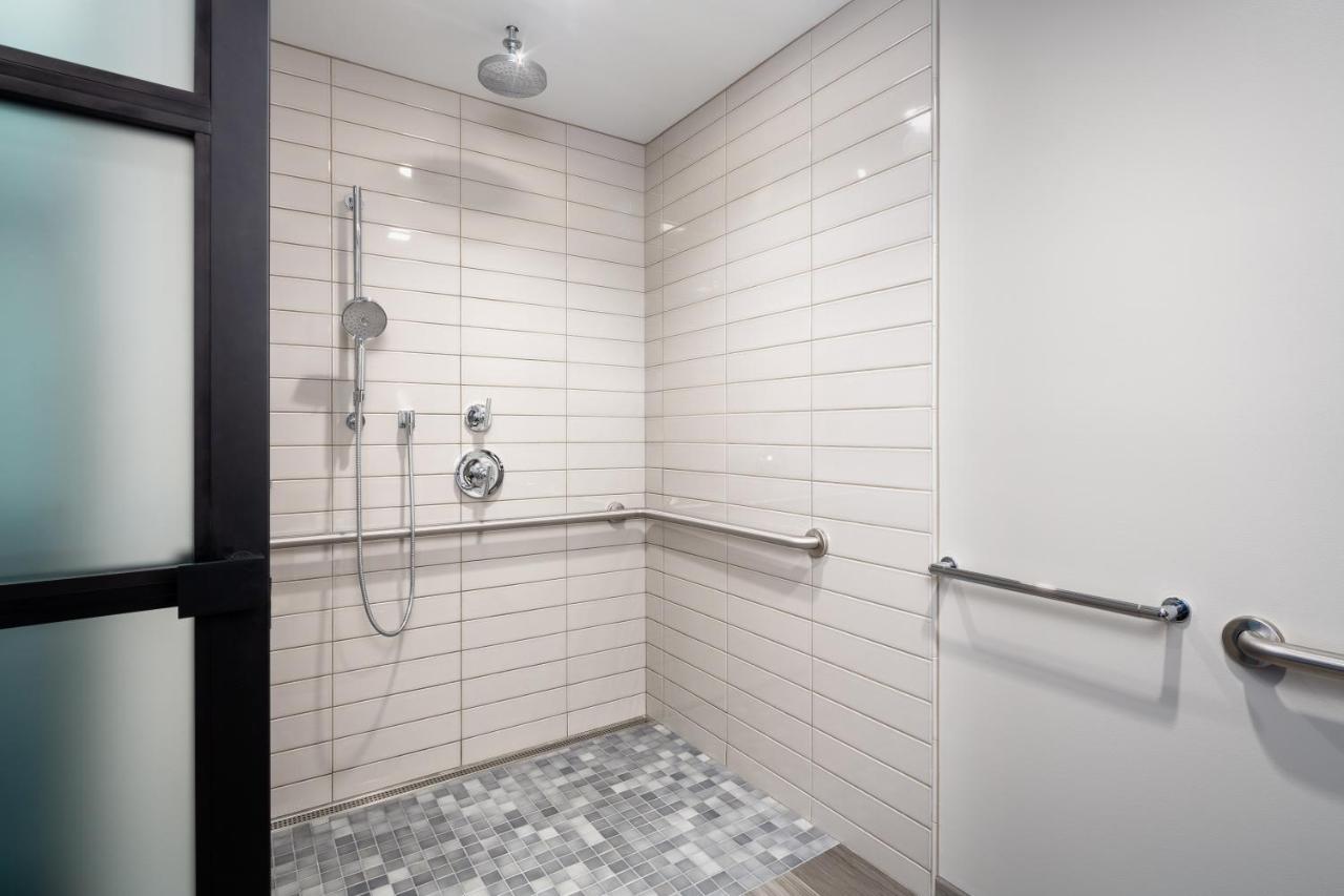 Studio Suite King Accessible