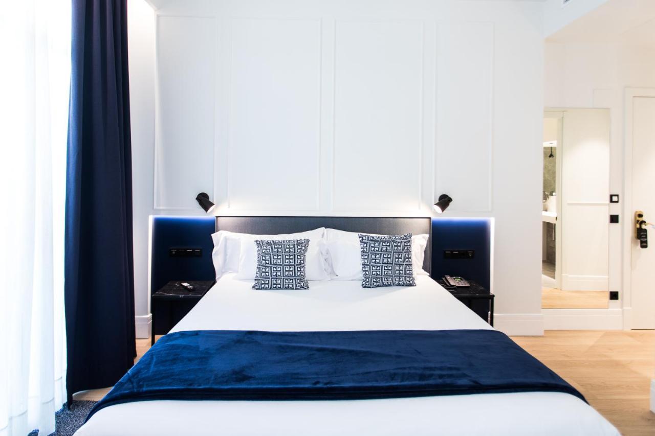 Double or Twin Room Terrace
