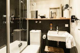 Bold Single Room