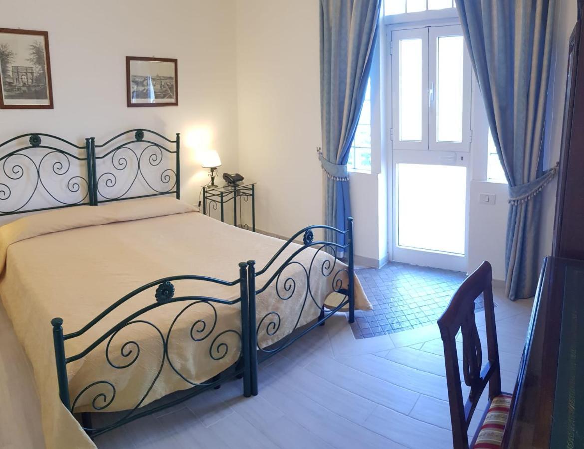 Standard Double or Twin Room Garden level