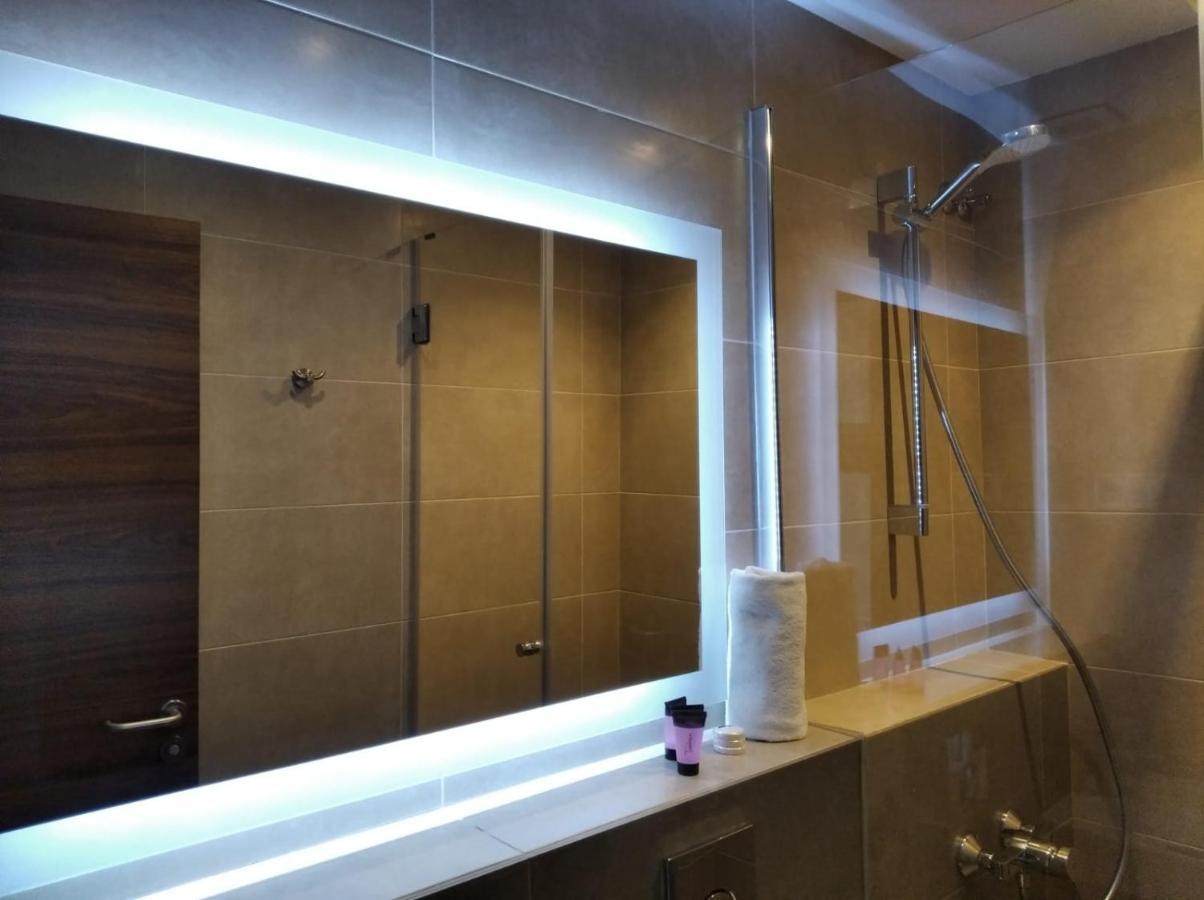Double Room Private Bathroom