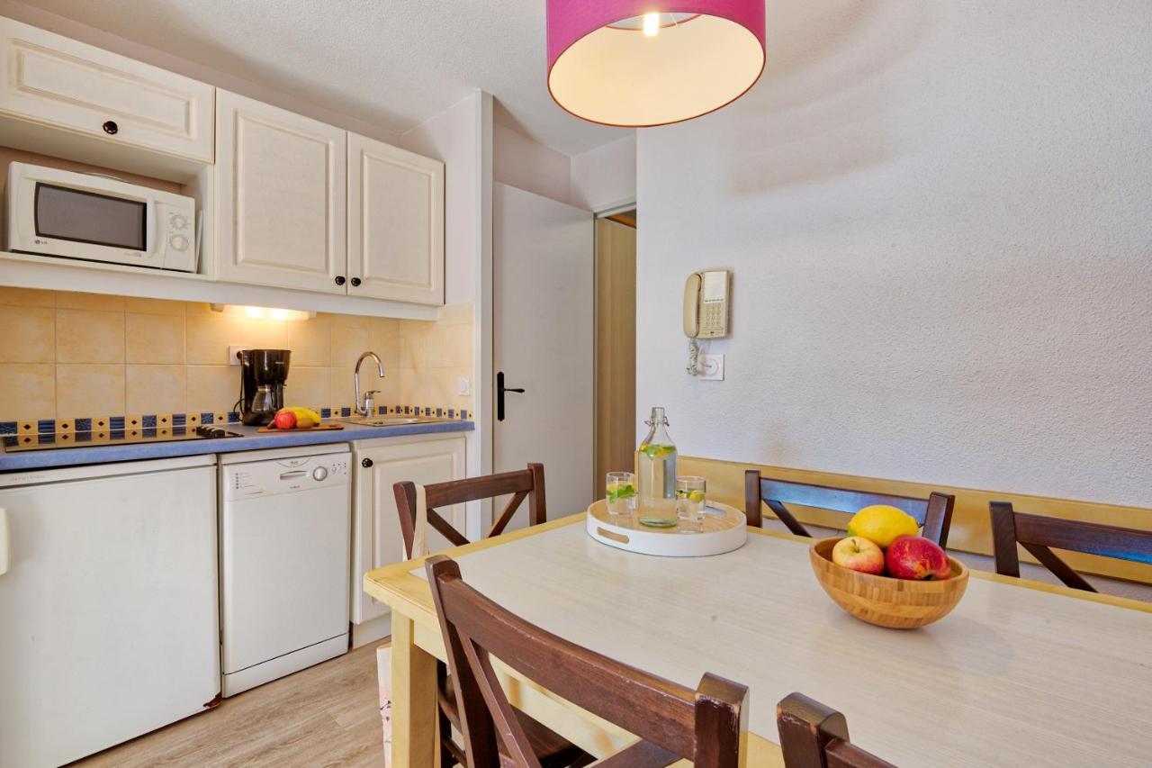 One-Bedroom Apartment Terrace or Balcony Garden View