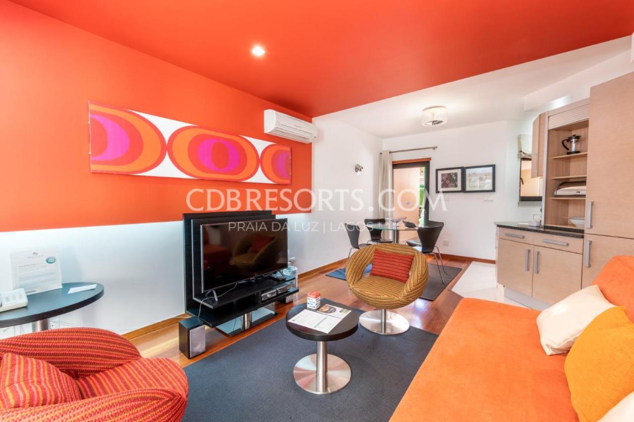 Standard One-Bedroom Apartment Pool Side