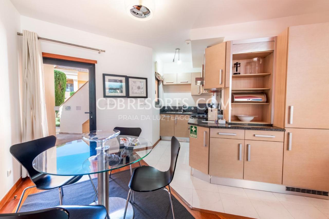 Standard One-Bedroom Apartment Pool Side