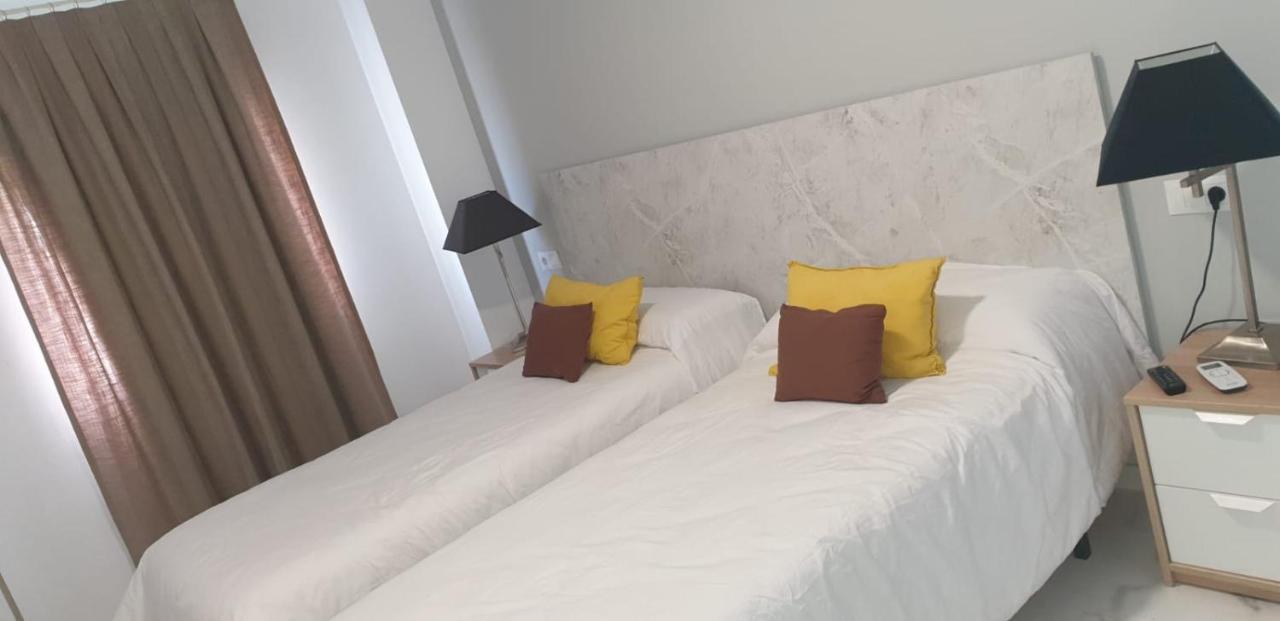 Quarto Twin com Casa de Banho Privativa