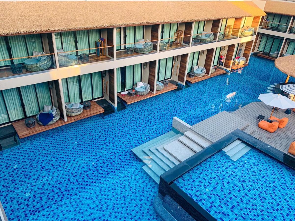 Deluxe Double or Twin Room Pool Access