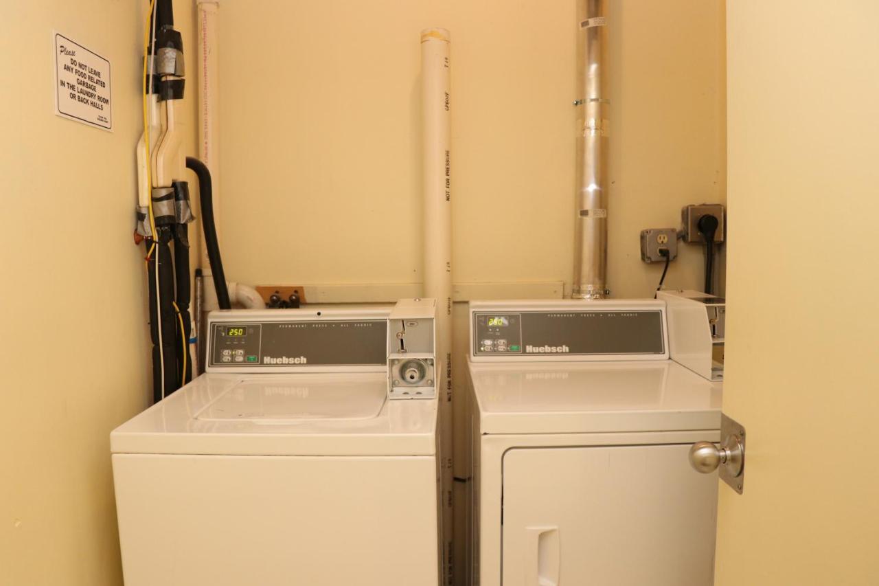 Studio External Private Bathroom