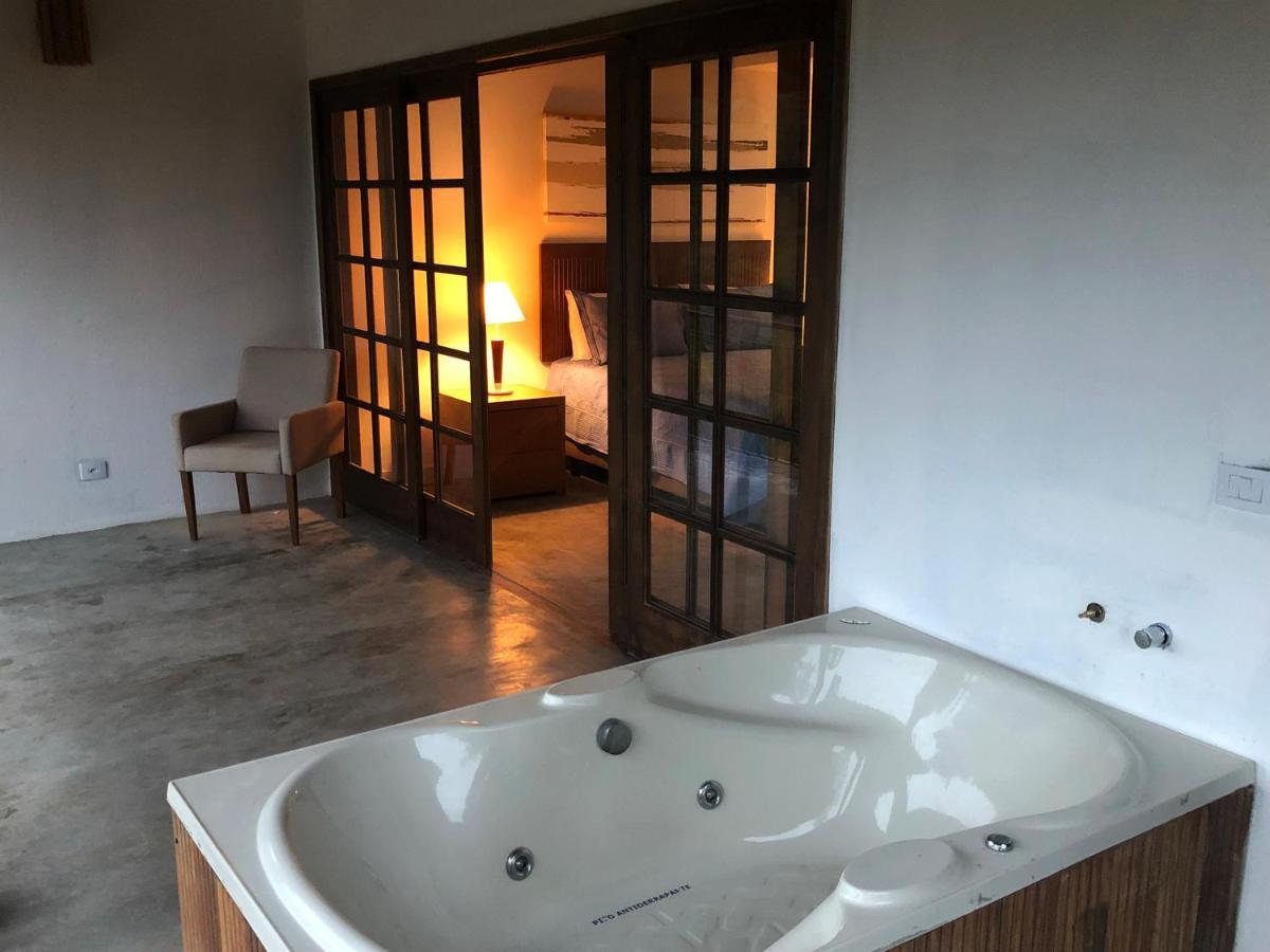 Queen Suite Spa Bath