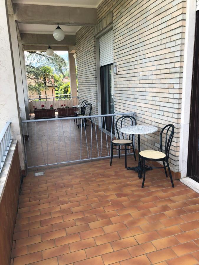 Camera Deluxe Matrimoniale/Doppia con Letti Singoli con Balcone e Vista Lago