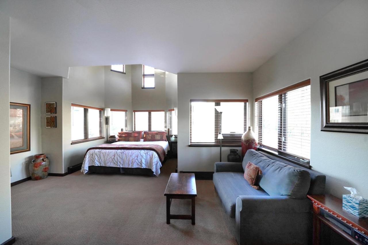 Superior King Room,1024824880:JPEG