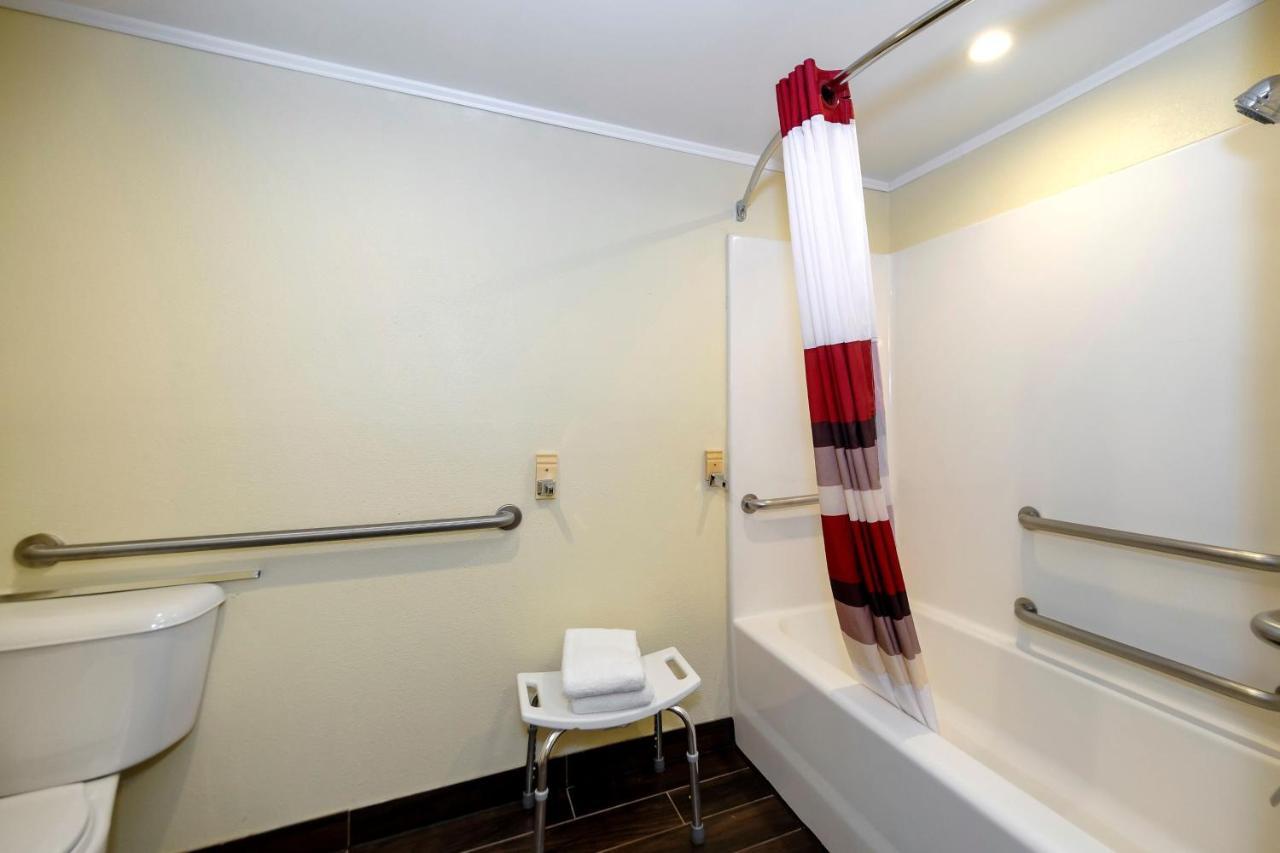 Superior King Room Disability Access Smoke
