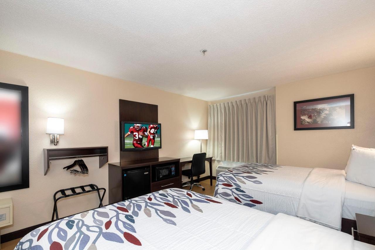 Deluxe Room Two Double Beds Smoke