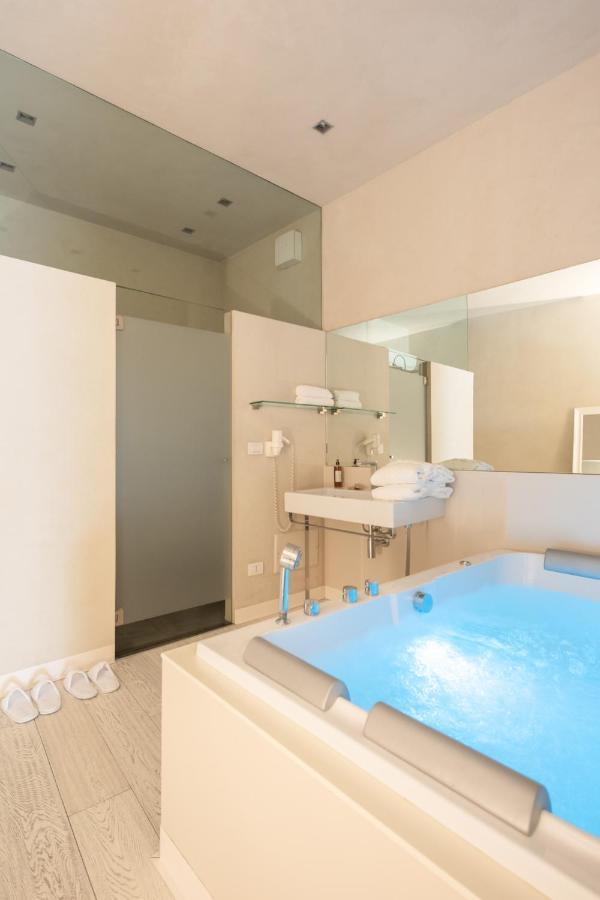 Suite Spa Bath