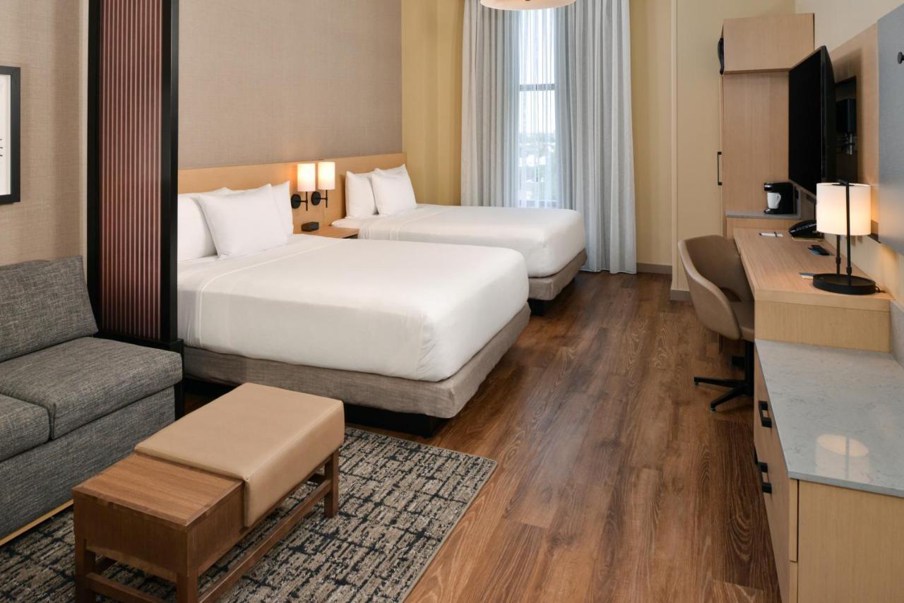 Queen Room Two Queen Beds Sofa Bed High Floor