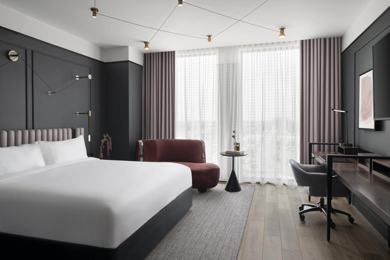 Guest Room, 1 King