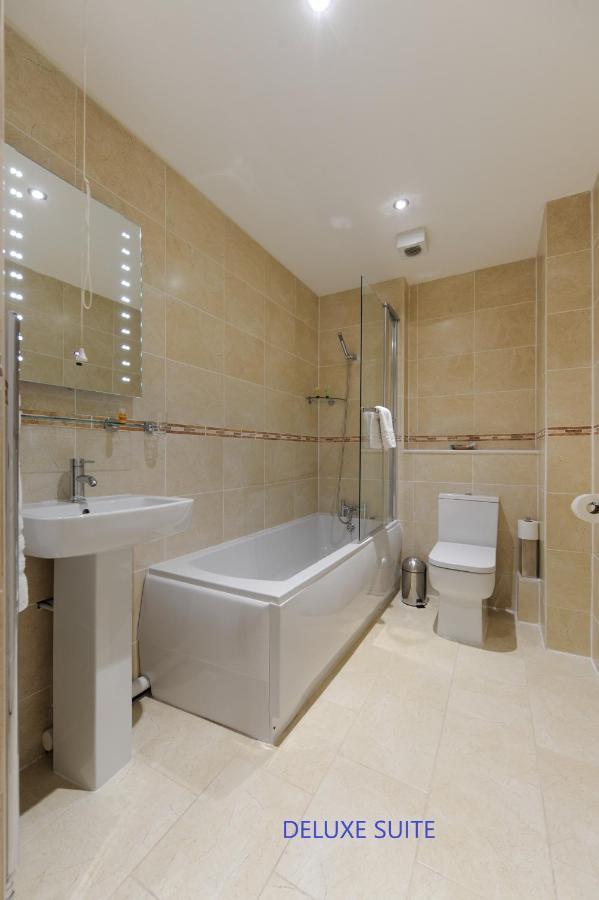 Deluxe Family Suite
