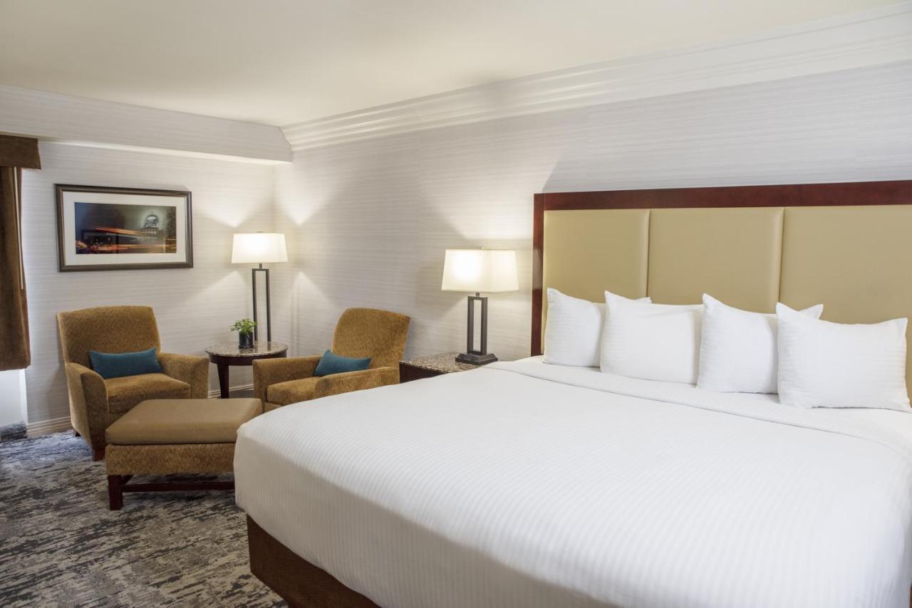 Club King Room Spa Bath
