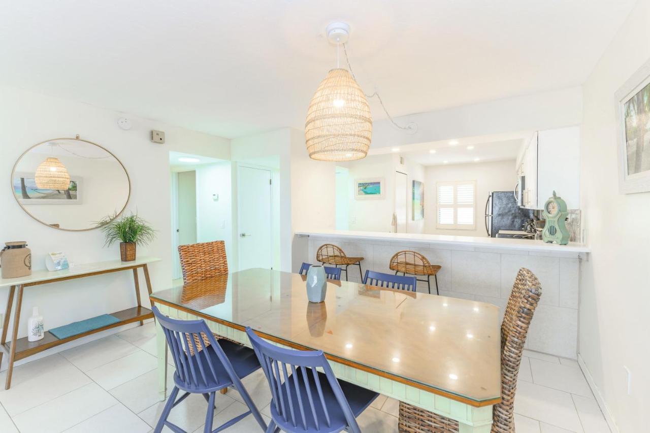 Ocean View Condo with Balcony - Unit 402