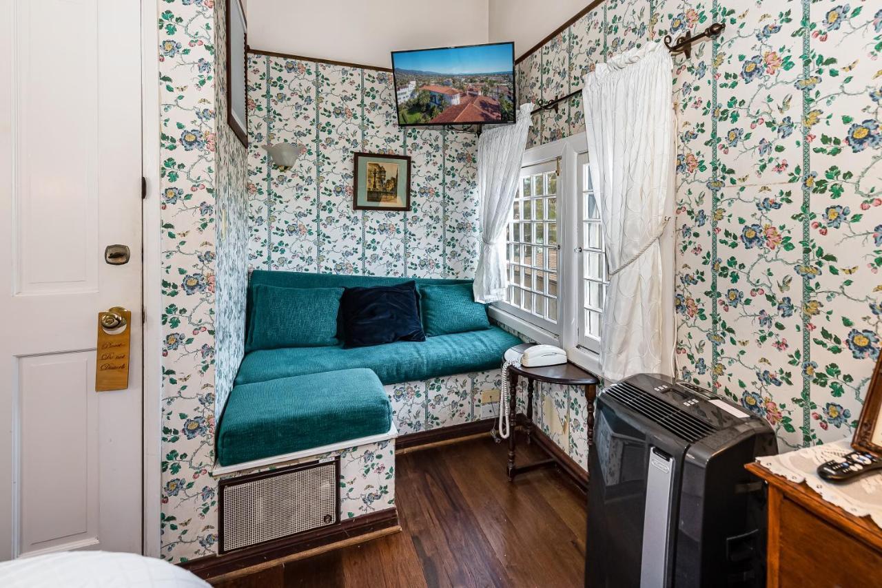 Wedgewood room