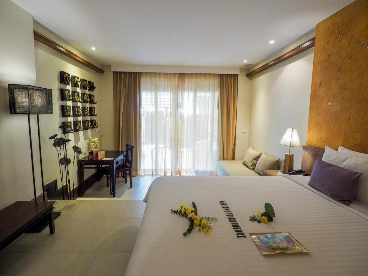 Honeymoon Suite