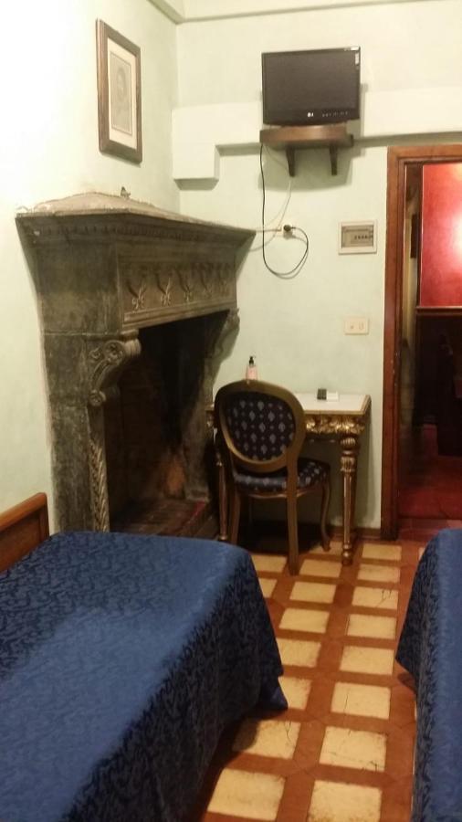 Habitación Doble Económica con baño privado externo - 2 camas