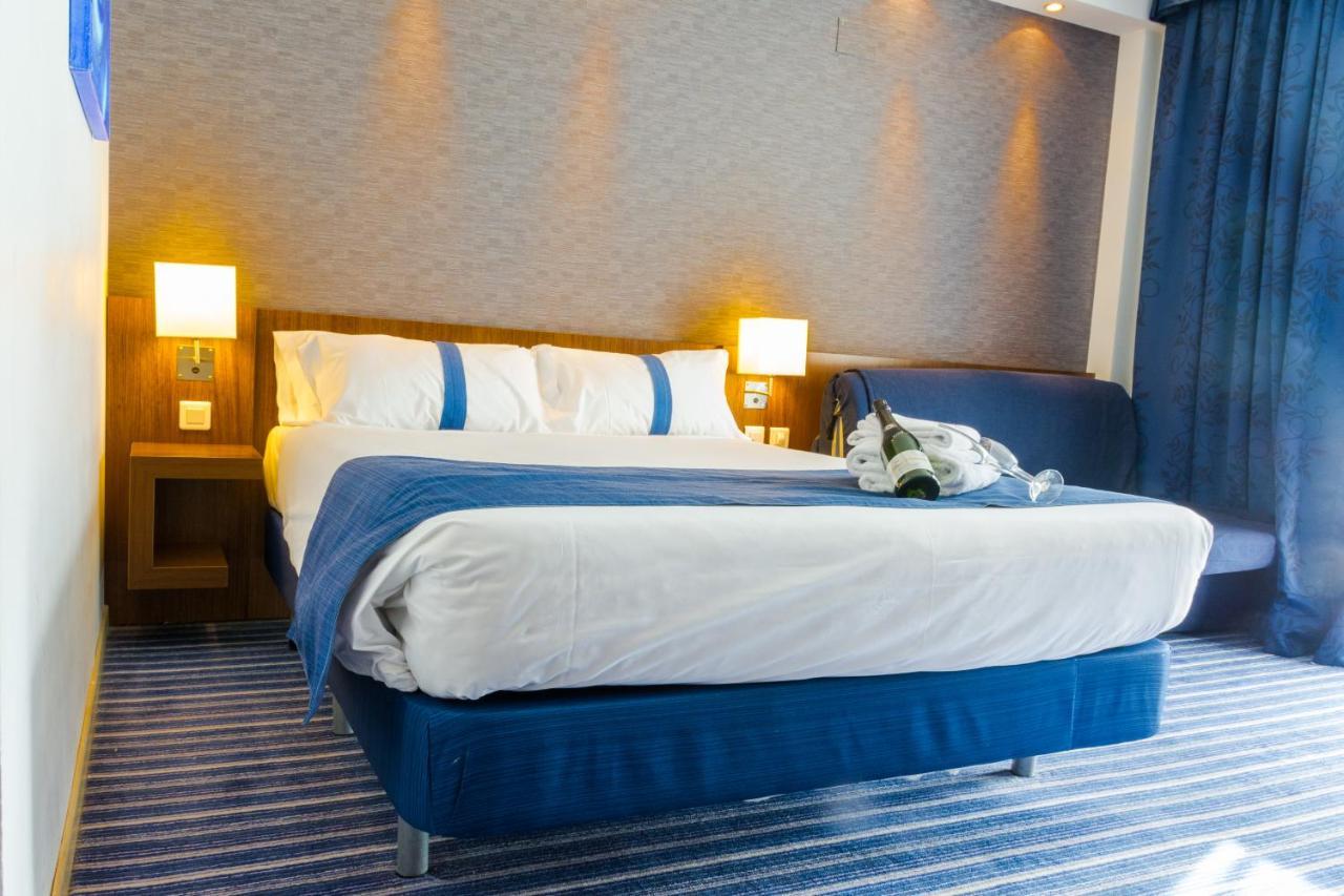 Standard Double Room Sofa Bed