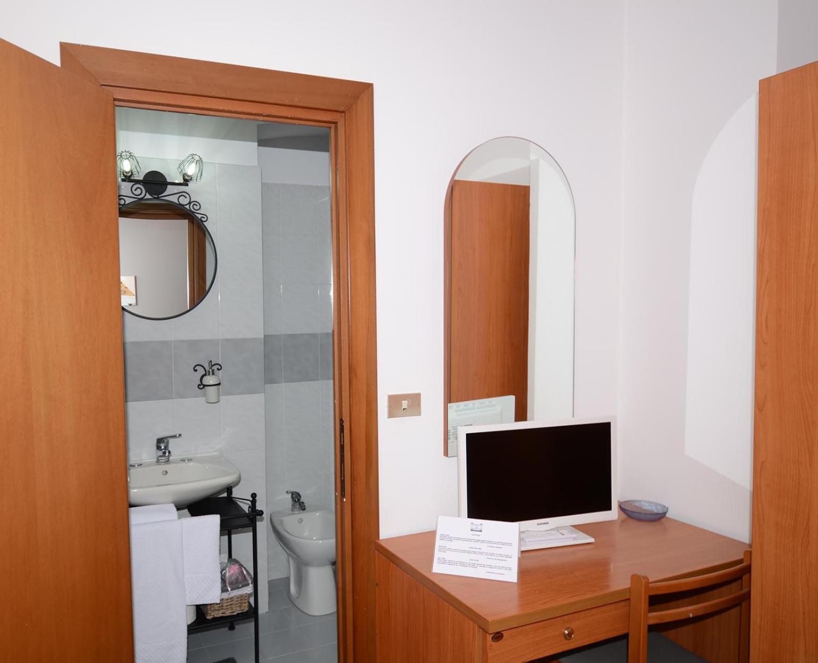 Deluxe Single Room