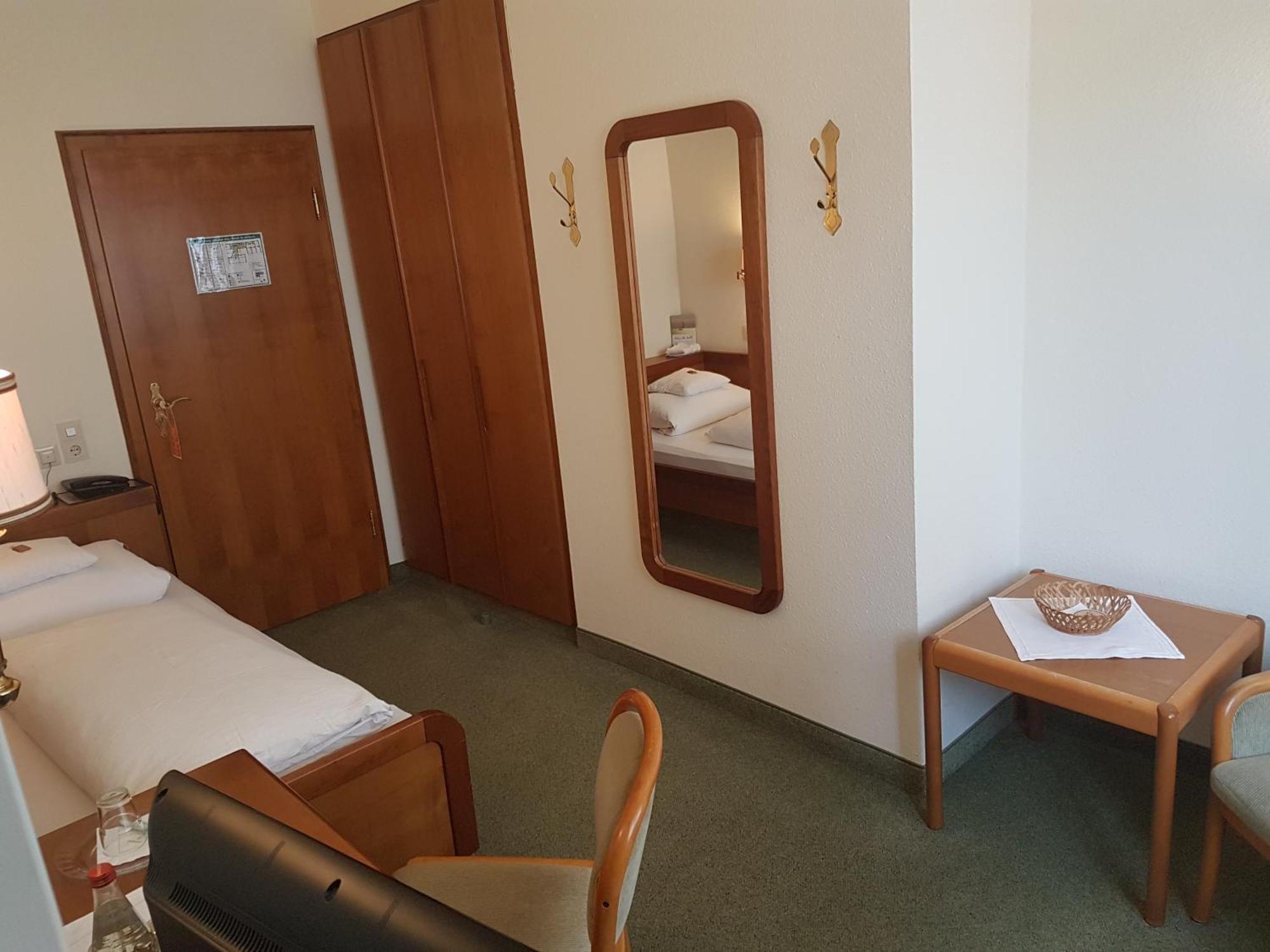 Economy Single Room