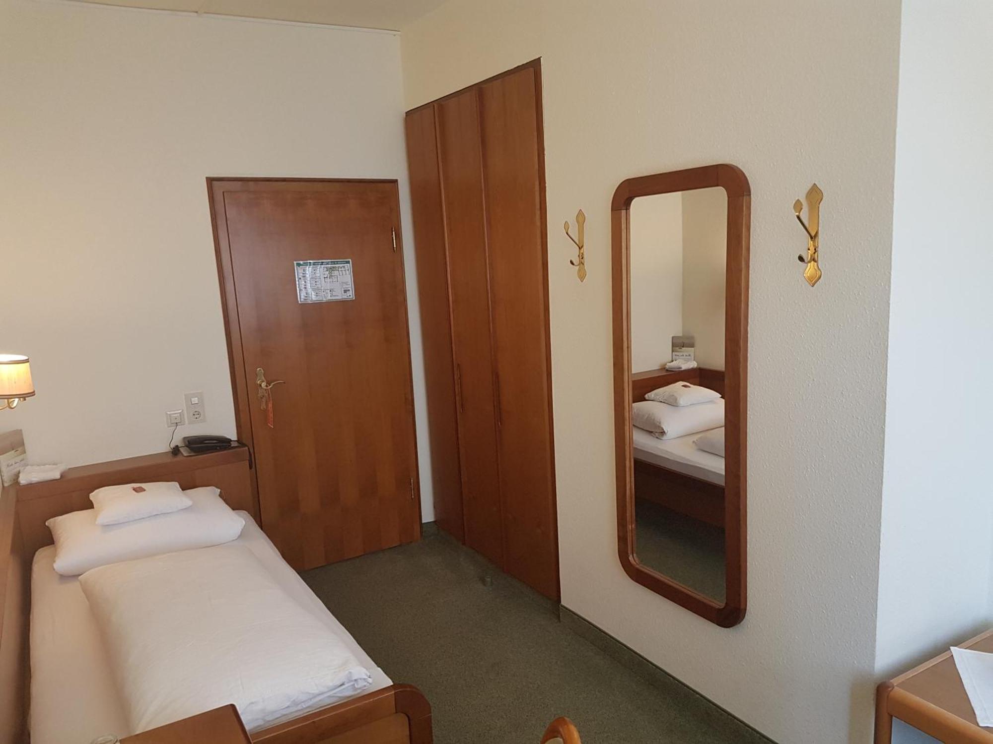 Economy Single Room