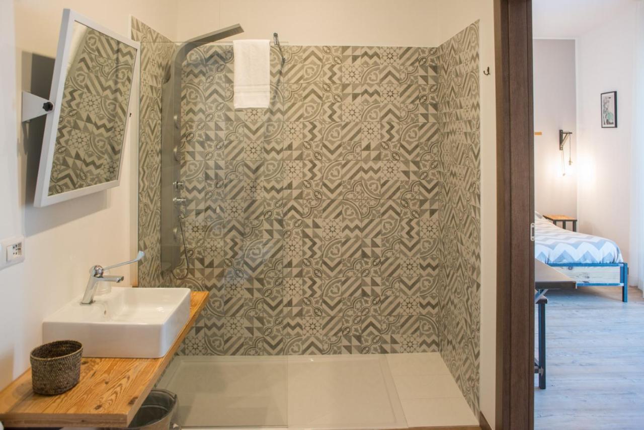 King Room Roll Shower Disability Access